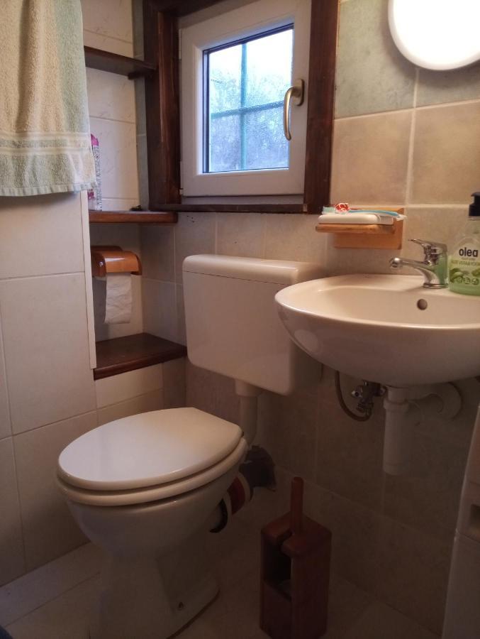 Apartments Pomjan Pogled Na Gore Екстер'єр фото