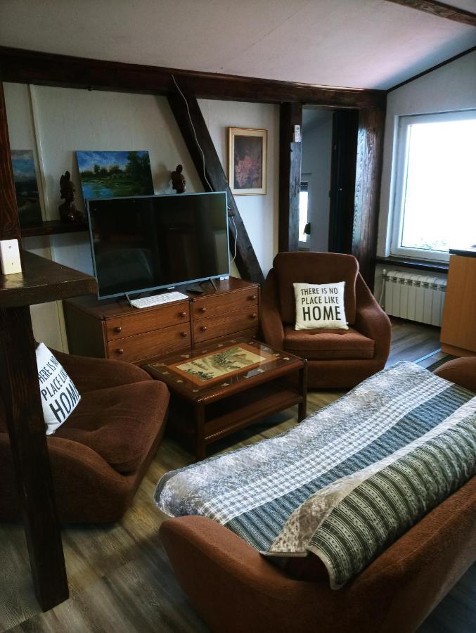 Apartments Pomjan Pogled Na Gore Екстер'єр фото