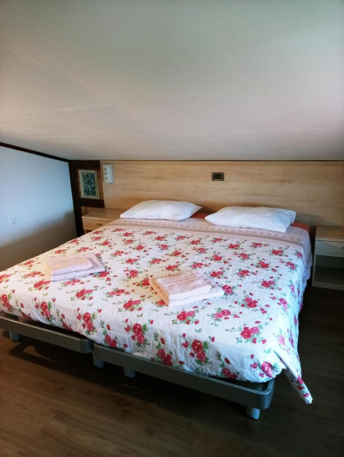 Apartments Pomjan Pogled Na Gore Екстер'єр фото