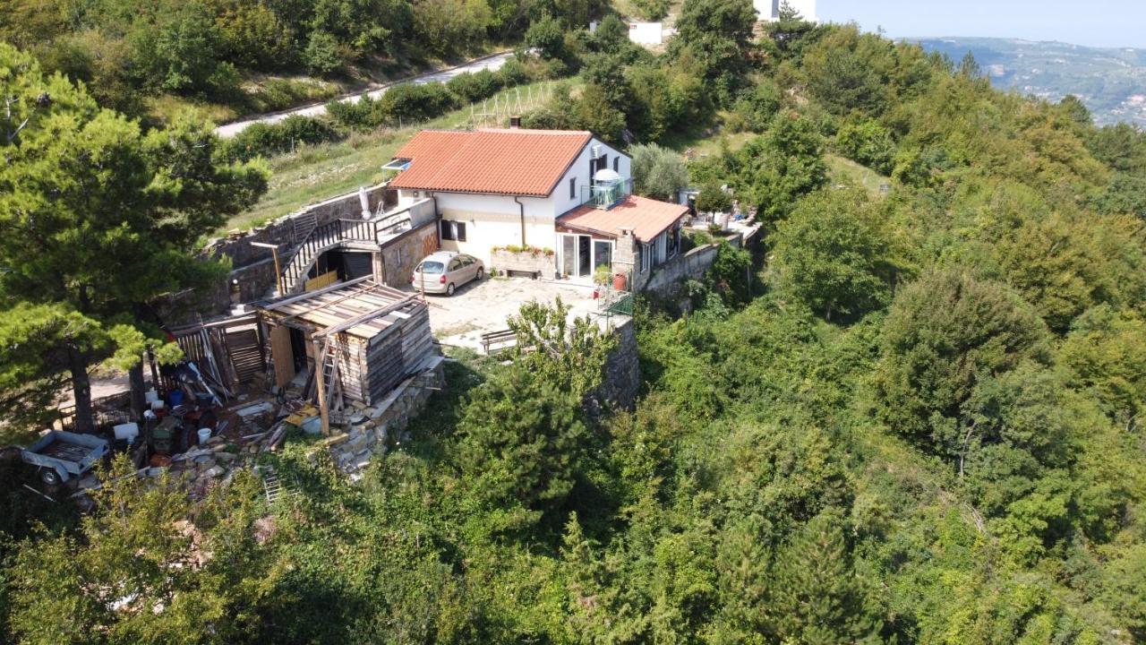 Apartments Pomjan Pogled Na Gore Екстер'єр фото